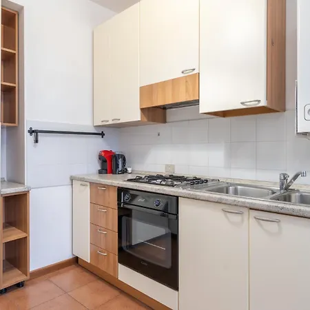 Apartment Large Family In A Fresh Area Of